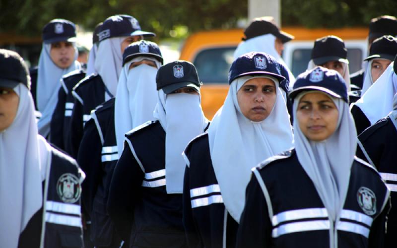 صور.. شرطة نسائية تستعد لتأمين مهرجان حماس