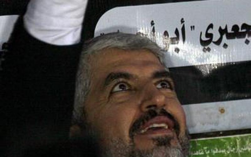 صور.. مشعل ببيت الياسين والجعبري والدلو