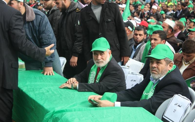 صور.. قيادة حماس تضيء مهرجان الإنطلاقة