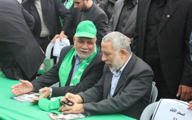 صور.. قيادة حماس تضيء مهرجان الإنطلاقة