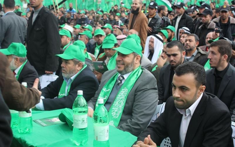 صور.. قيادة حماس تضيء مهرجان الإنطلاقة