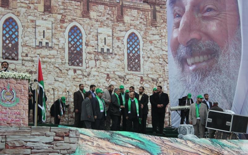 صور.. قيادة حماس تضيء مهرجان الإنطلاقة