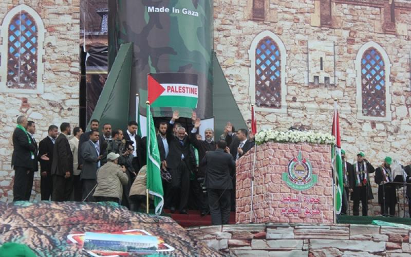 صور.. قيادة حماس تضيء مهرجان الإنطلاقة