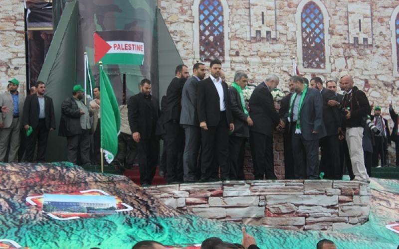 صور.. قيادة حماس تضيء مهرجان الإنطلاقة