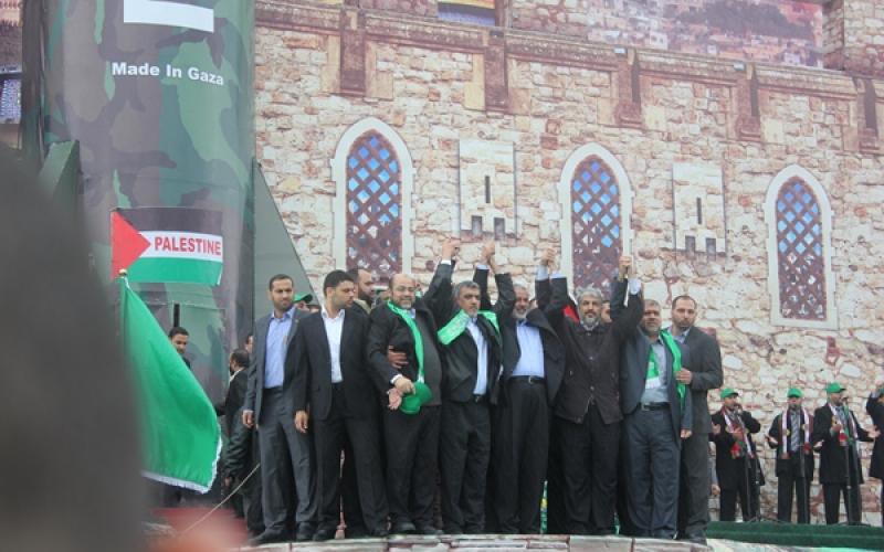 صور.. قيادة حماس تضيء مهرجان الإنطلاقة