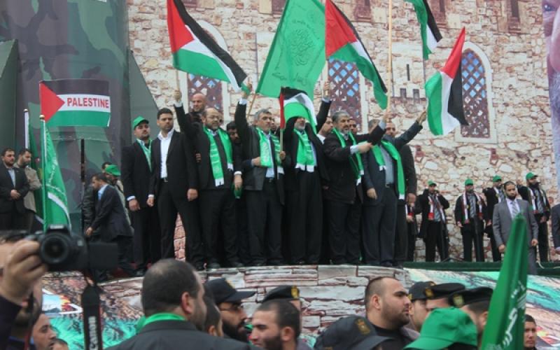 صور.. قيادة حماس تضيء مهرجان الإنطلاقة