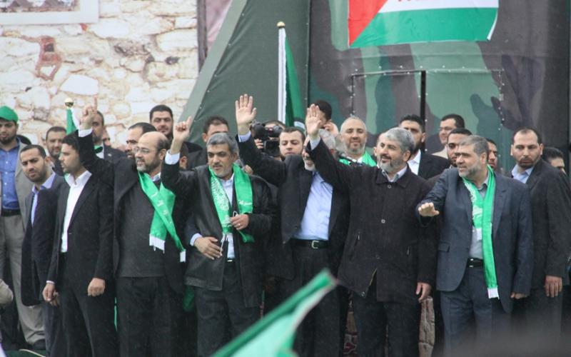 صور .. قيادة حماس تحتفل وسط جماهيرها