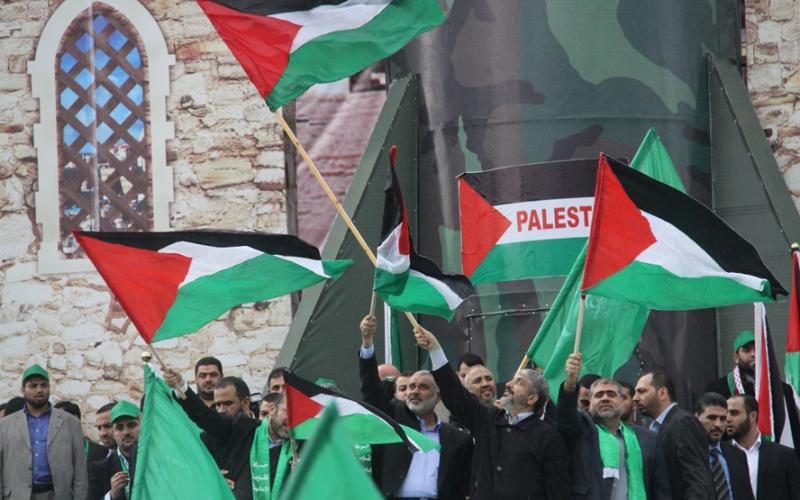 صور .. قيادة حماس تحتفل وسط جماهيرها