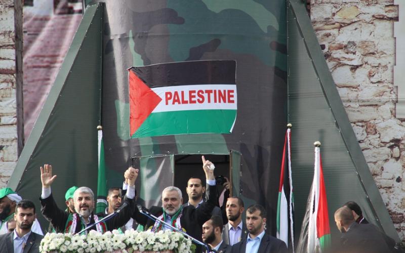 صور.. قيادة حماس تضيء مهرجان الإنطلاقة