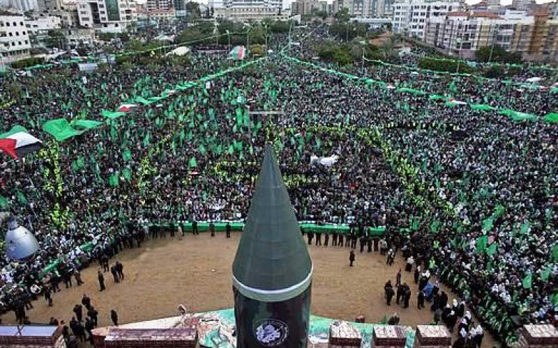 صور.. حجم حشود غير مسبوق بانطلاقة حماس