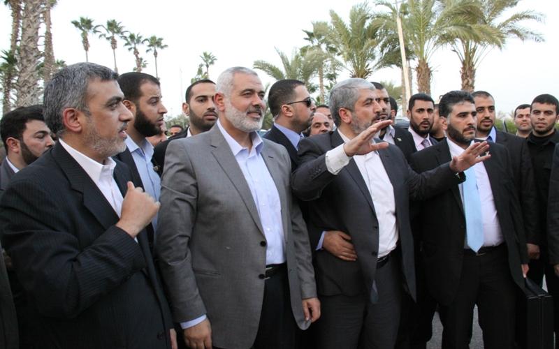 بالصور.. مشعل يغادر مختتماً زيارة تاريخية لغزة