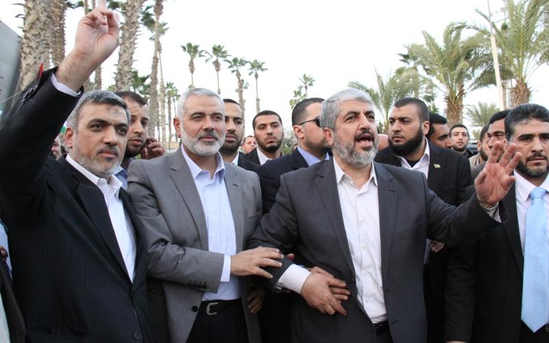 بالصور.. مشعل يغادر مختتماً زيارة تاريخية لغزة