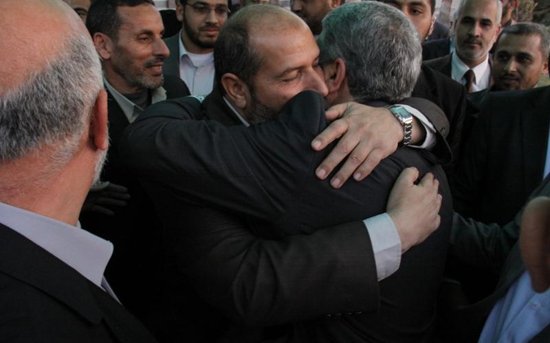 بالصور.. مشعل يغادر مختتماً زيارة تاريخية لغزة