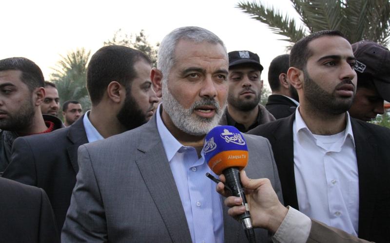 بالصور.. مشعل يغادر مختتماً زيارة تاريخية لغزة