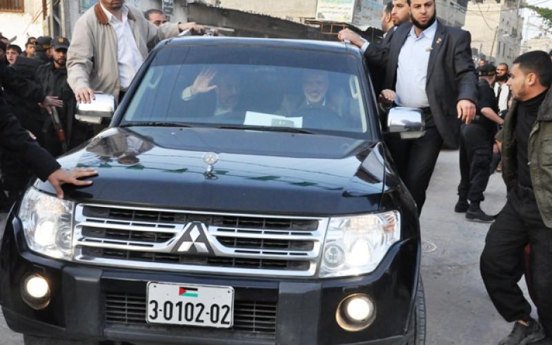صور..زيارة مشعل لمنزل أبو عوض النيرب