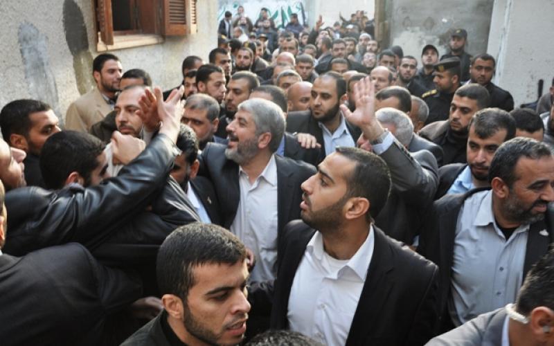 صور..زيارة مشعل لمنزل أبو عوض النيرب