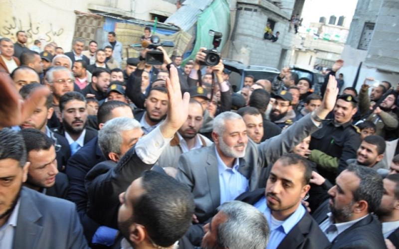 صور..زيارة مشعل لمنزل أبو عوض النيرب