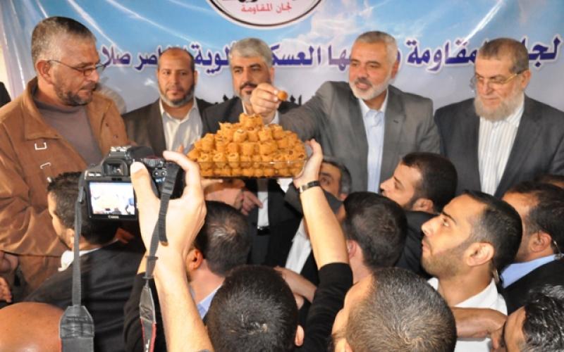 صور..زيارة مشعل لمنزل أبو عوض النيرب