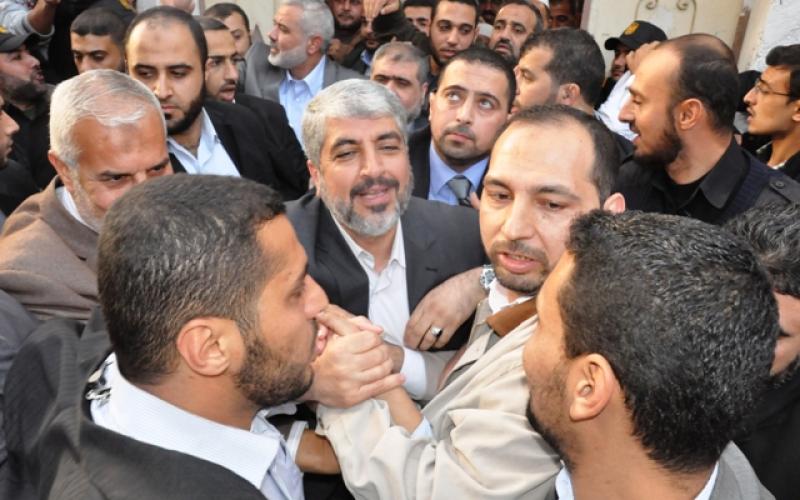 صور..زيارة مشعل لمنزل أبو عوض النيرب