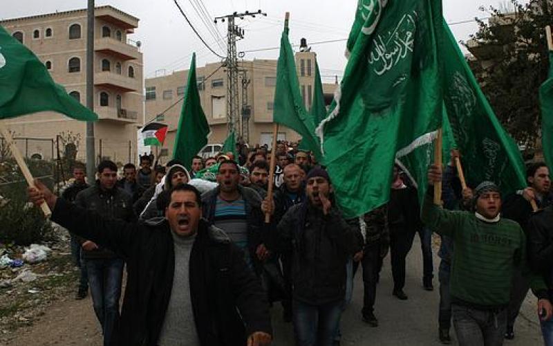 بالصور..مواجهات عقب تشييع الشهيد السلايمة