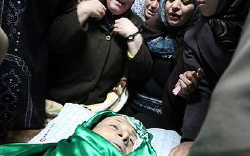 صور.. الخليل تشيع الشهيد "السلايمة"