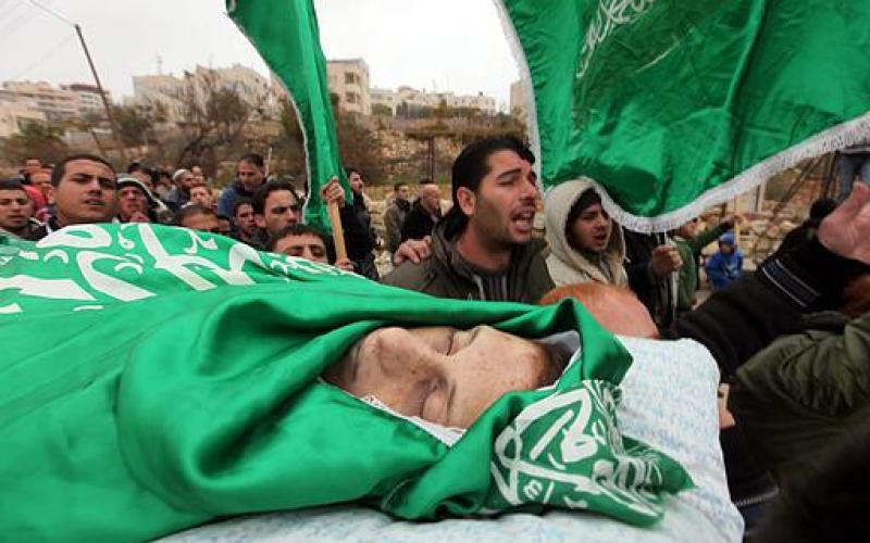 صور.. الخليل تشيع الشهيد "السلايمة"