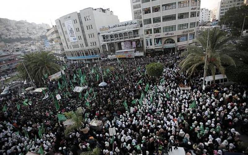 بالصور.. نابلس خضراء بمهرجان انطلاقة حماس