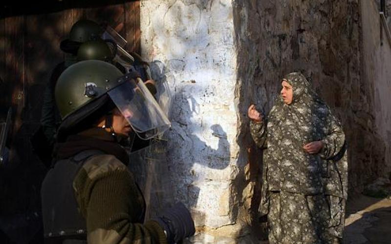 بالفيديو والصور.. أجهزة الضفة تعتقل 60 شاباً