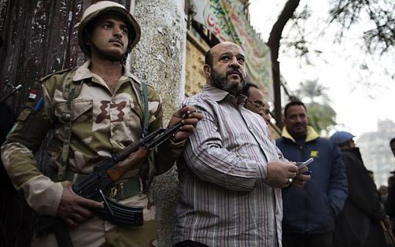 صور.. المصريون يصوتون على الدستور الجديد