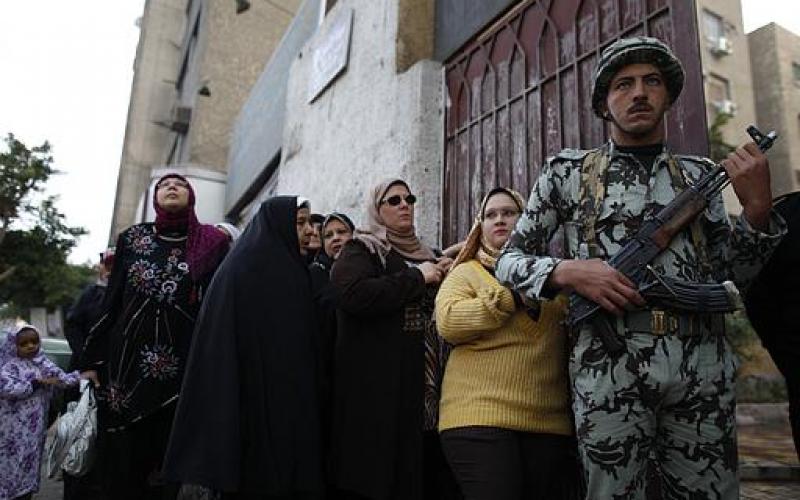 صور.. المصريون يصوتون على الدستور الجديد
