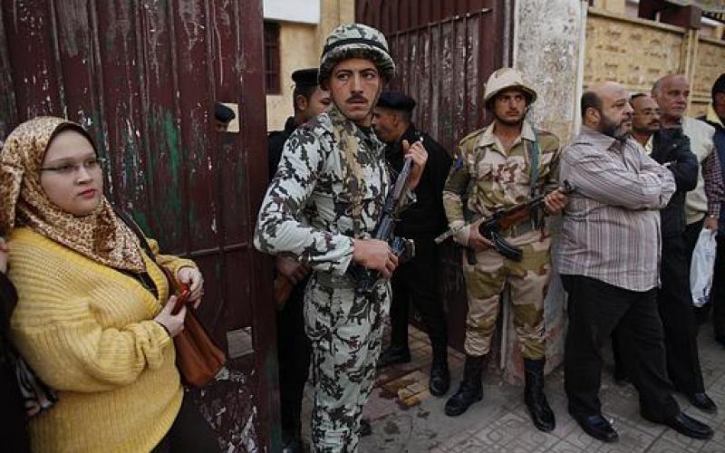 صور.. المصريون يصوتون على الدستور الجديد