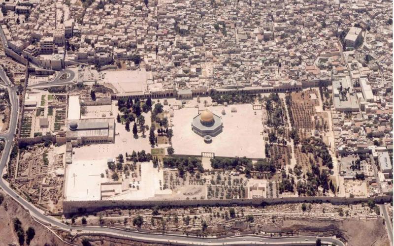 يهود يدعون لوضع "الشمعدان" داخل قبة الصخرة
