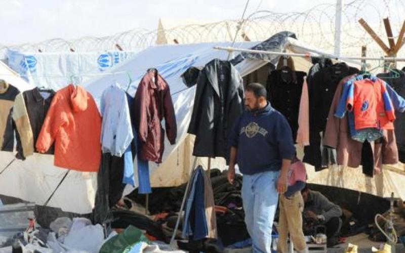 صور .. الشتاء يزيد معاناة اللاجئين السوريين