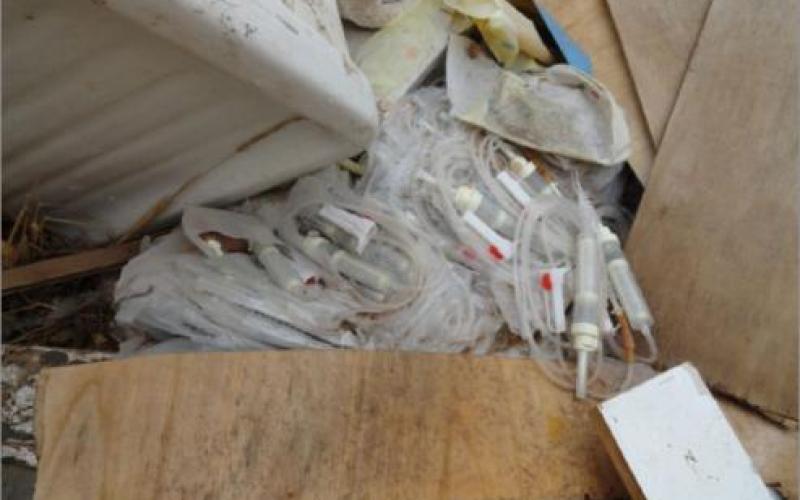 صور .. من مقر للقذافي إلى مطرح للقمامة
