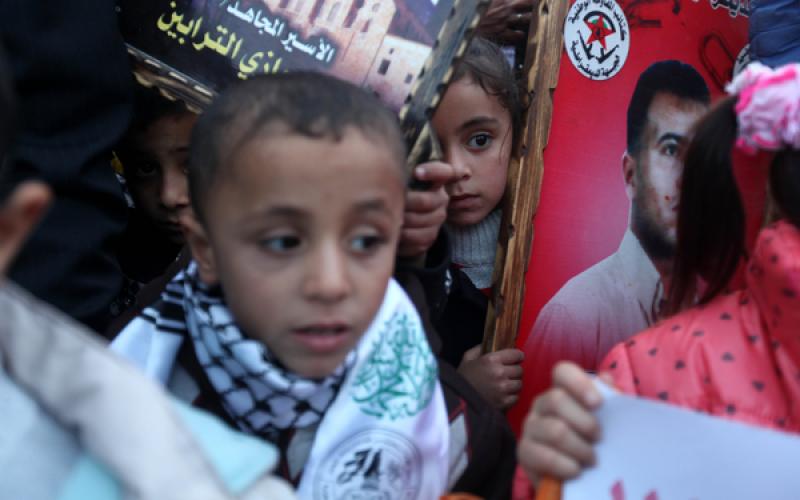 صور.. أطفال غزة يتضامنون مع الأسرى