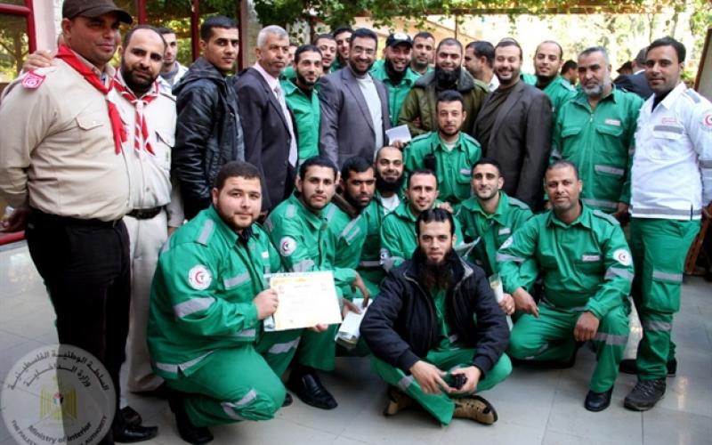 بالصور..وزير الداخلية يُكرم الخدمات الطبية