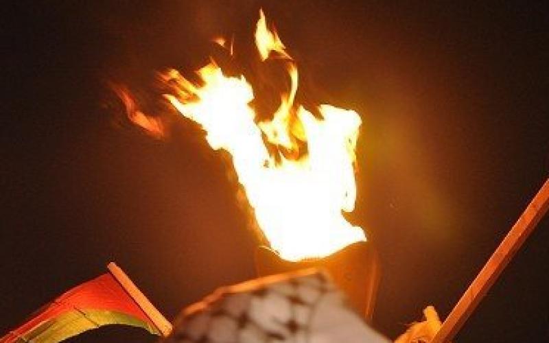 صور.. فتح تضيء شعلة انطلاقتها في غزة