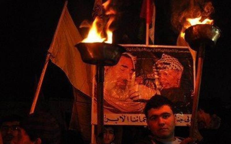 صور.. فتح تضيء شعلة انطلاقتها في غزة