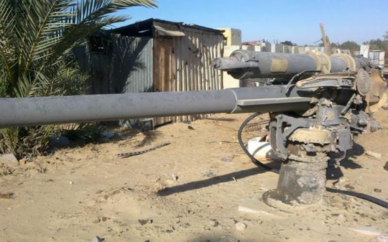 صور:تجهيزات لوضع مدفع أثري وسط القطاع