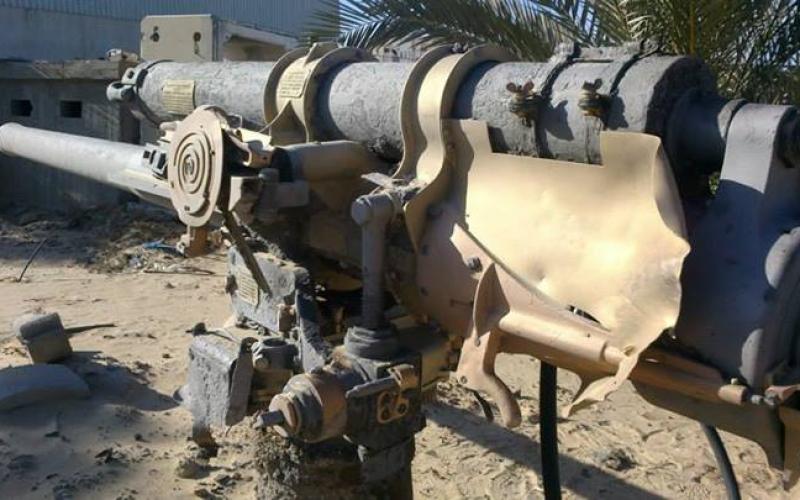 صور:تجهيزات لوضع مدفع أثري وسط القطاع