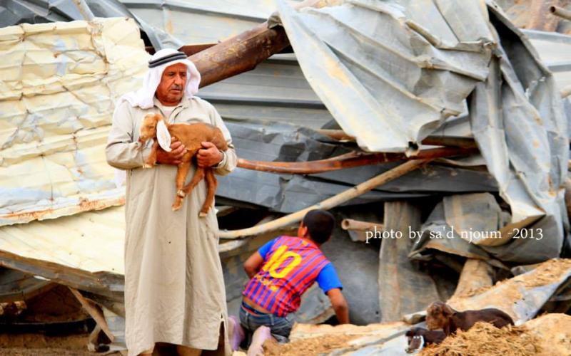 بالصور:الاحتلال يهدم منزلين بالأغوار