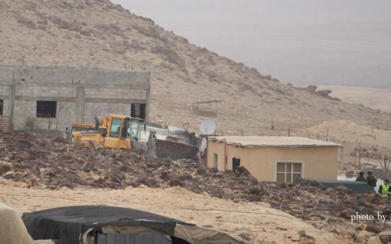 بالصور:الاحتلال يهدم منزلين بالأغوار