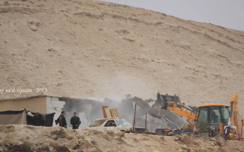 بالصور:الاحتلال يهدم منزلين بالأغوار