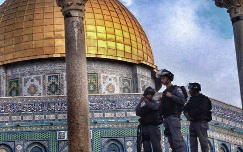 بالصور: اعتقال صحفي وإبعاد مواطن بالقدس