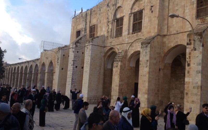 بالصور: اعتقال صحفي وإبعاد مواطن بالقدس
