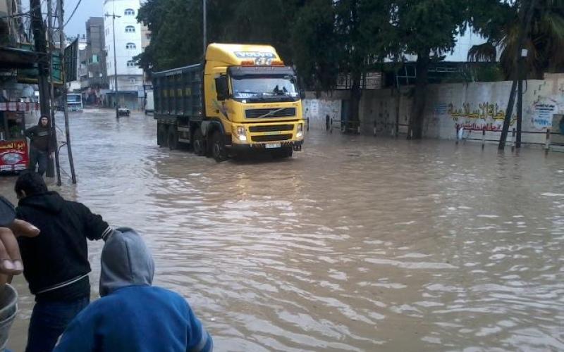 صور: الأمطار تغرق شوارع ومنازل بغزة