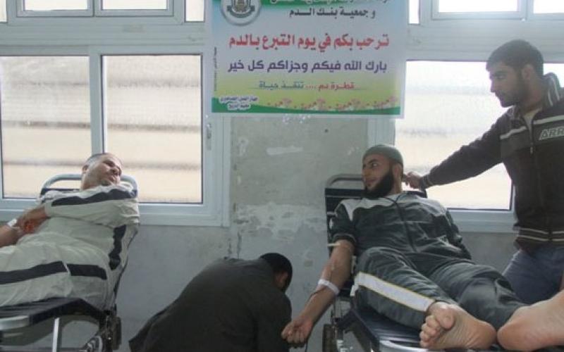 بالصور: حماس تنظم حملة للتبرع بالدم بالبريج