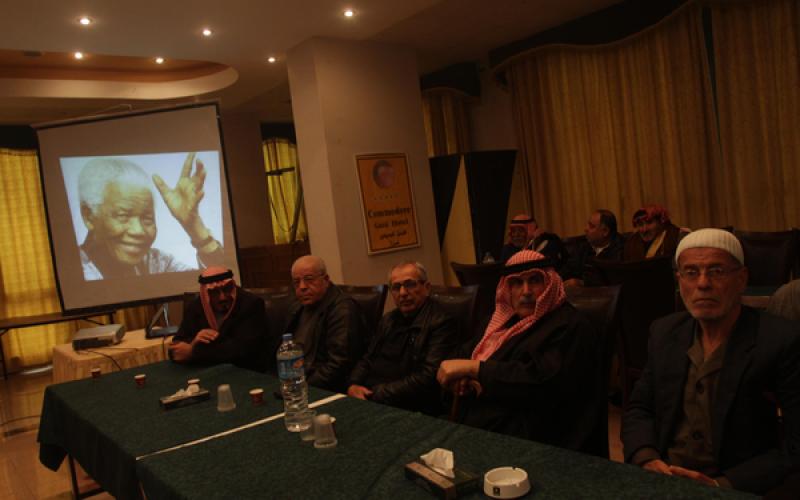 صور: بيت عزاء للراحل "مانديلا" في غزة