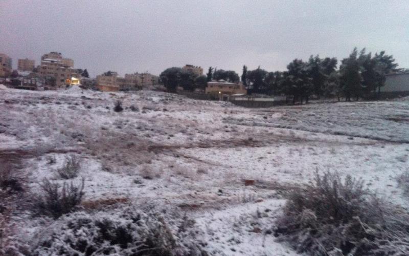 صور: القدس والضفة تكتسي بالأبيض