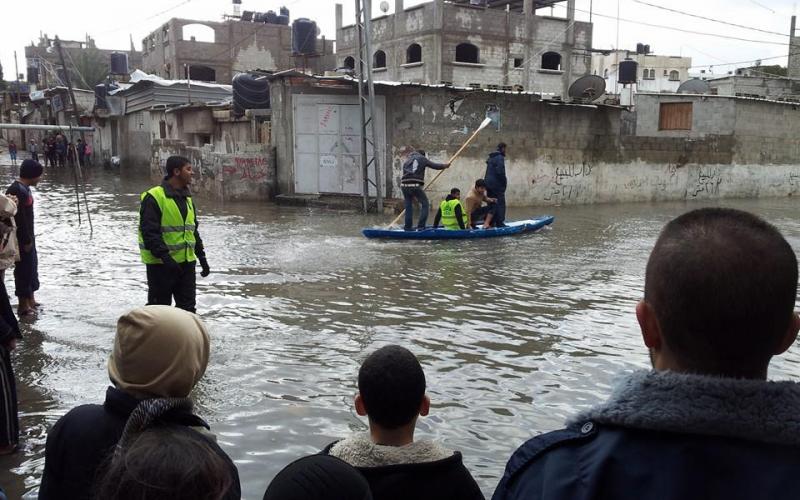 صور: أشبال الجماهيري يساعدون متضرري المنخفض